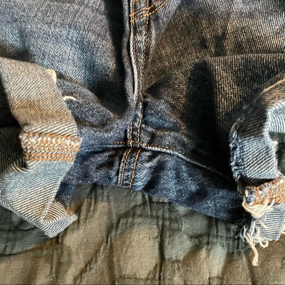 Like New AE Shorts - Picture 6 of 7